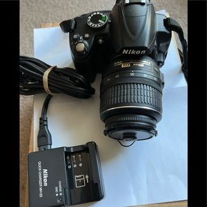 Nikon D3000 DSLR 18-55mm lens battery and charger
